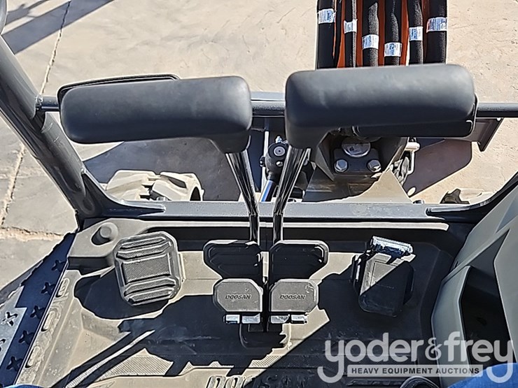 2024-develon-dx27z-7-image-59