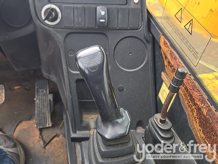 2017-jcb-506-36-image-92