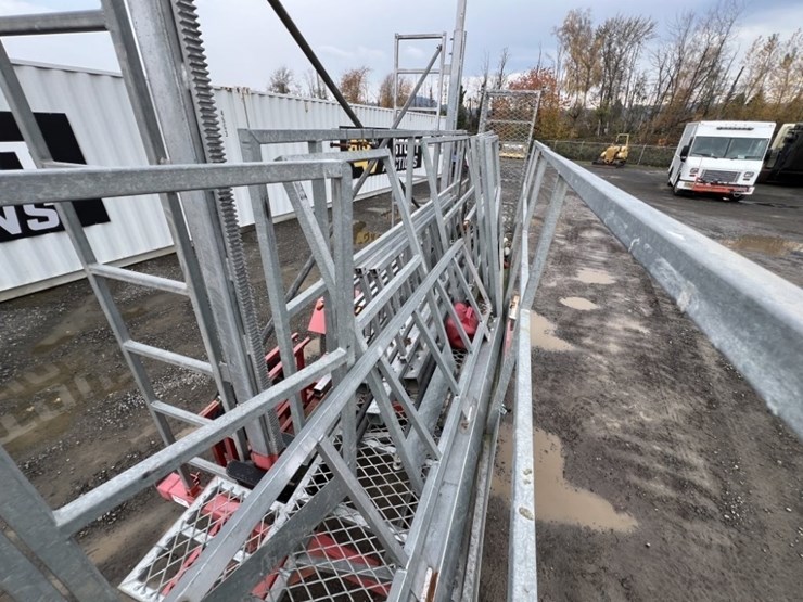 15'-scaffolding-trailer-image-18