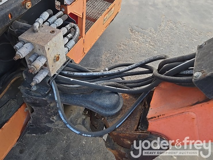 2015-jlg-600aj-image-41