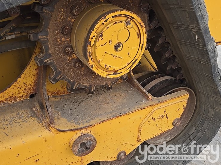 2021-caterpillar-299d3-image-27