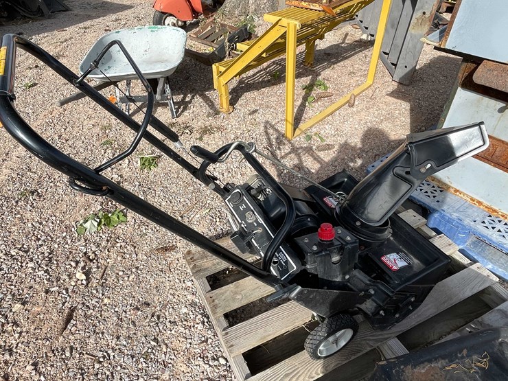 #3110-•-20"-gas-snowblower-image-4