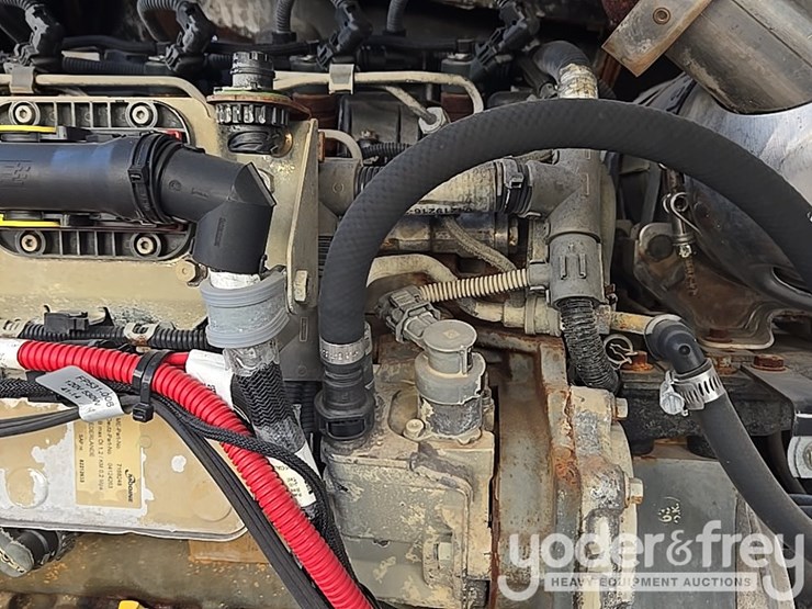 2015-jlg-600aj-image-96