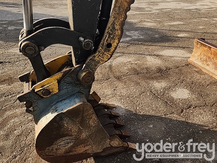 2020-deere-60g-image-15