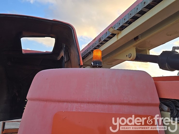 2015-jlg-600aj-image-86