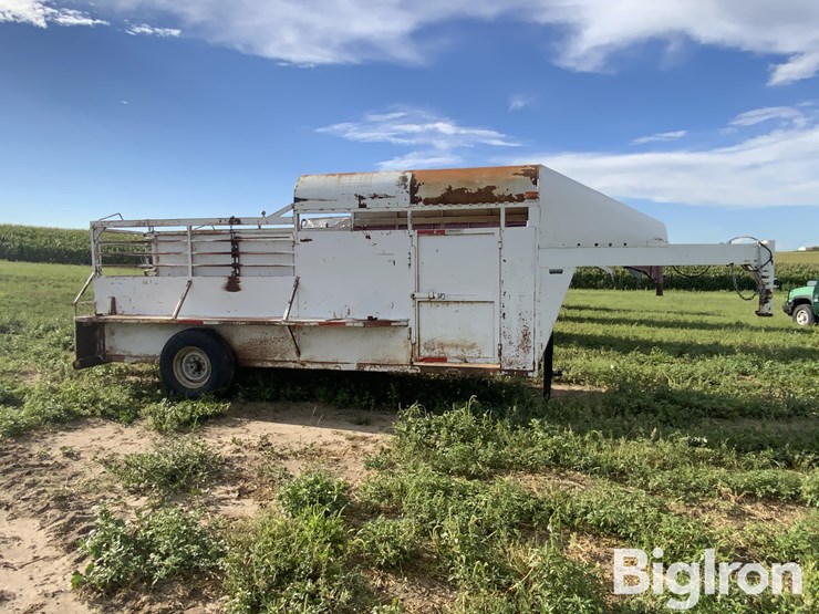 1985-easley-s/a-gooseneck-livestock-trailer-image-4