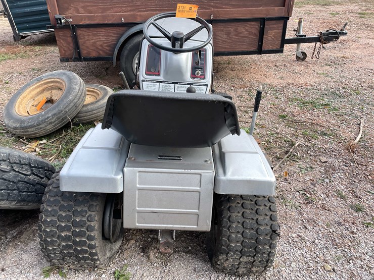 #3131-•-sears-lt-1036-lawn-tractor-image-5