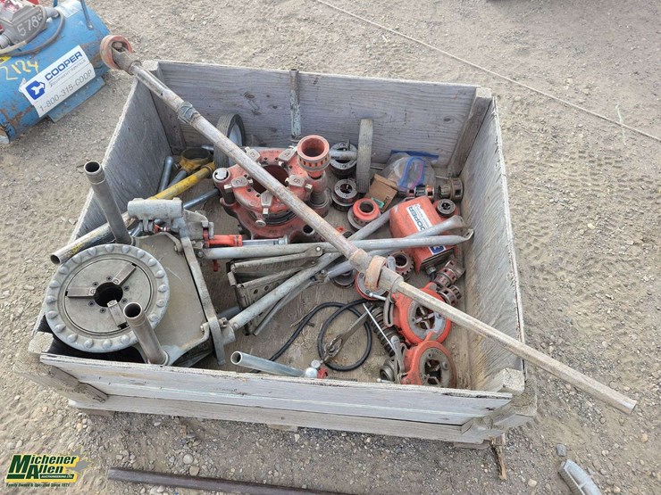 crate-with-power-dive-pipe-threading-machine-with-parts-image-1