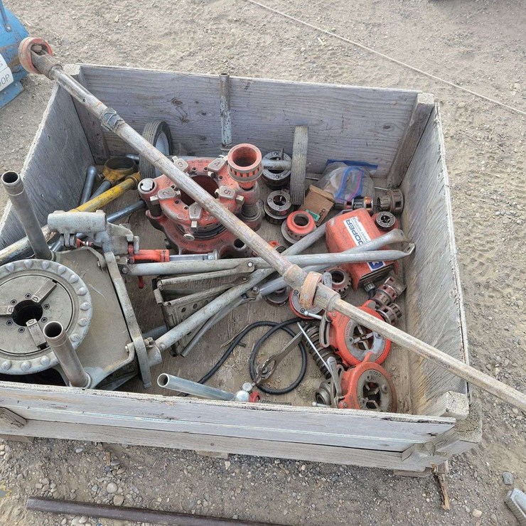Crate with Power Dive pipe Threading machine with parts