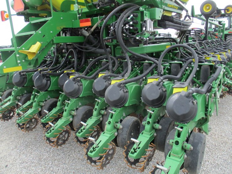 2016-john-deere-db60-image-111