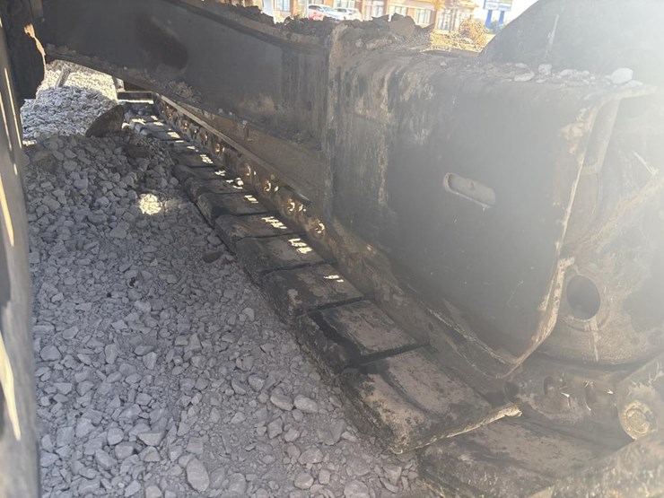 2013-deere-85d-image-77