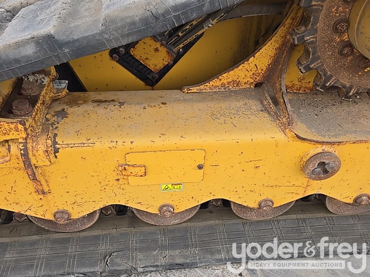 2021-caterpillar-299d3-image-28