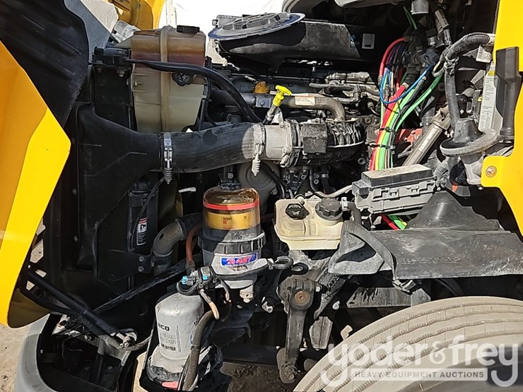 2019-freightliner-cascadia-image-25