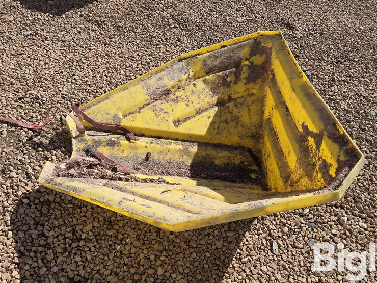 poly-auger-hopper-image-4