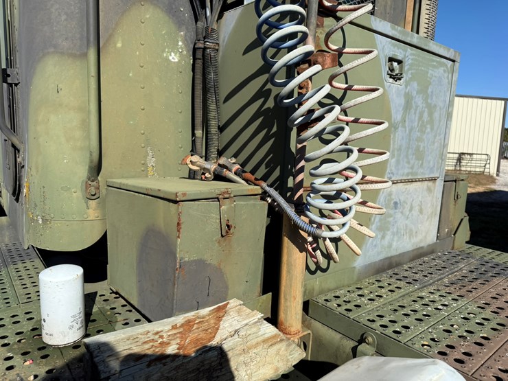 #22592-•-inop-1992-freightliner-t/a-daycab-truck-tractor-vin:-1fuymzyb1np520782-image-36