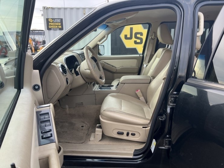 2009-ford-explorer-xlt-image-19