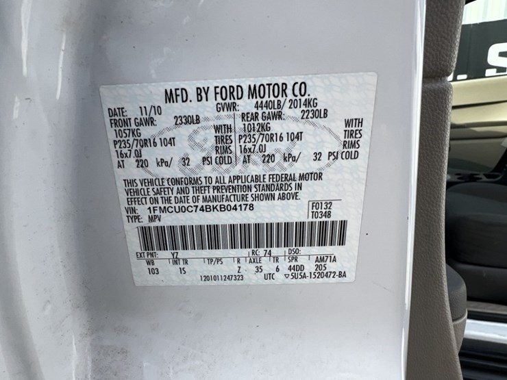 2011-ford-escape-image-17