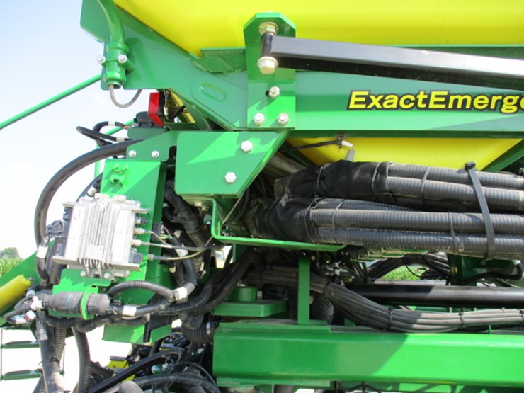 2016-john-deere-db60-image-28