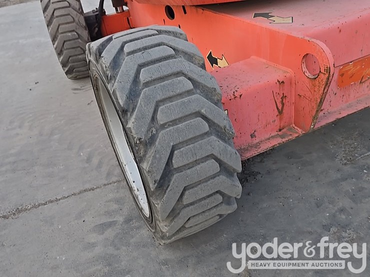 2015-jlg-600aj-image-23