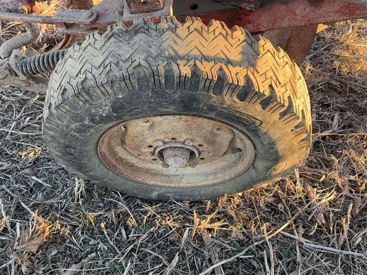 international-710-image-8