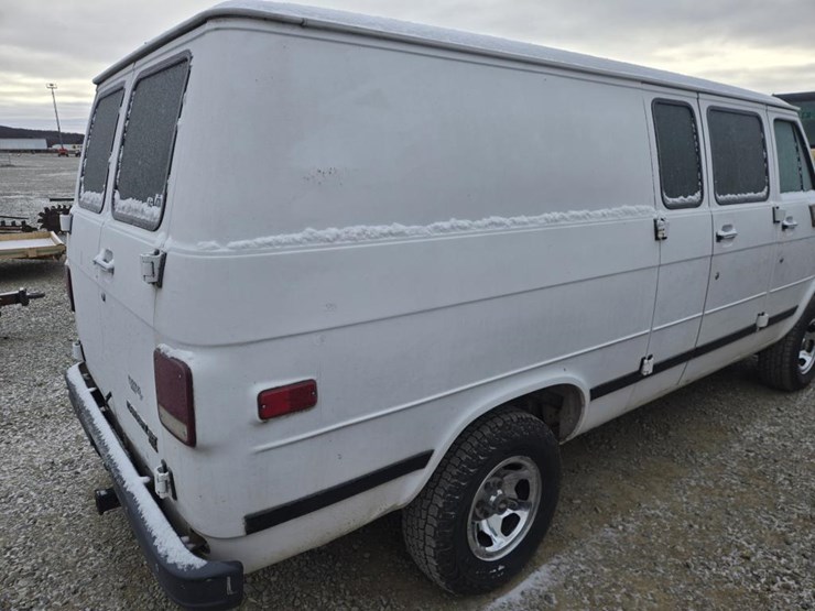 1995-chevrolet-g20-image-17