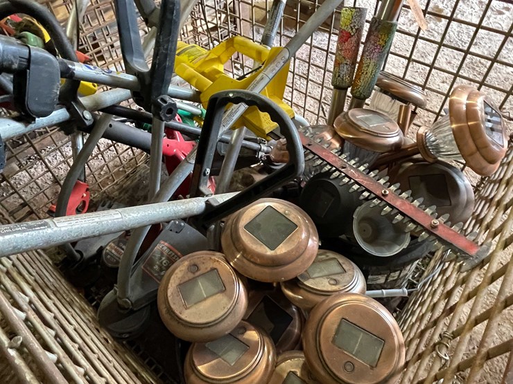 #3152-•-solar-yard-lights-image-4