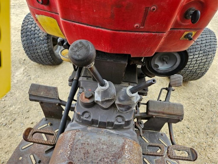 massey-ferguson-240-image-22