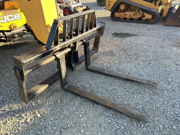 2016-jcb-507-42-image-10