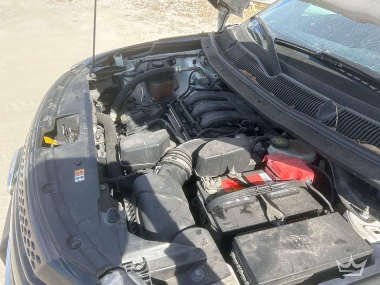 2015-ford-explorer-image-8