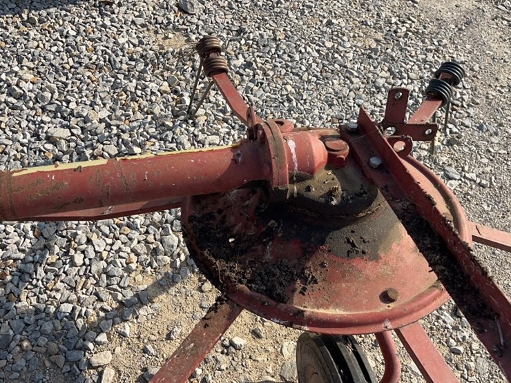 new-holland-157-image-4