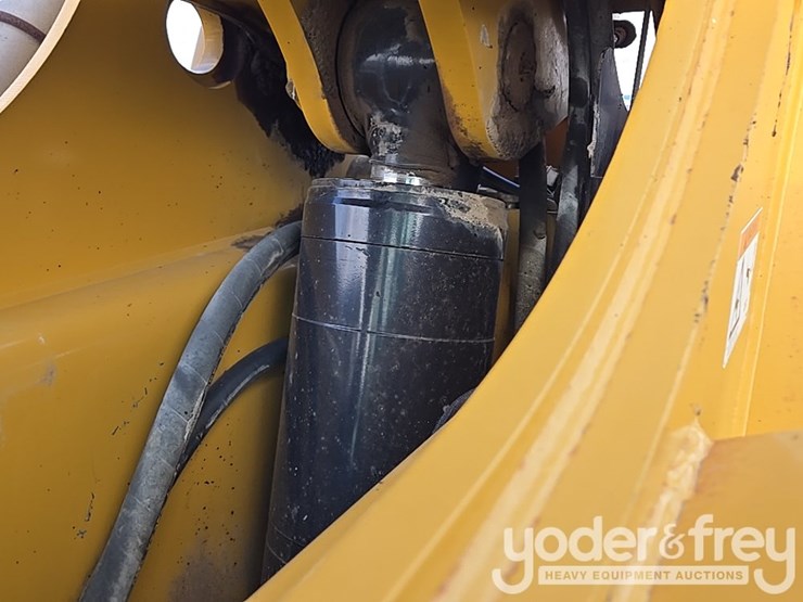 2019-caterpillar-tl1255d-image-55