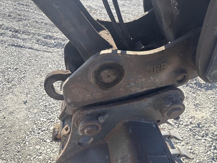 2013-deere-85d-image-34