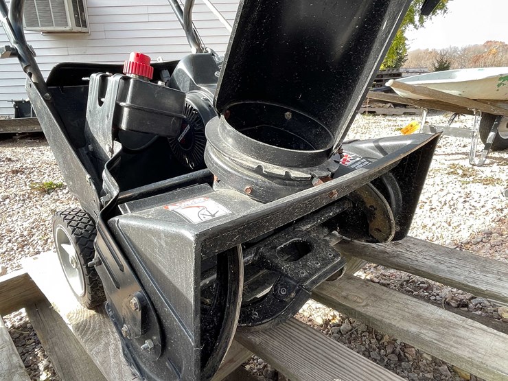 #3110-•-20"-gas-snowblower-image-5