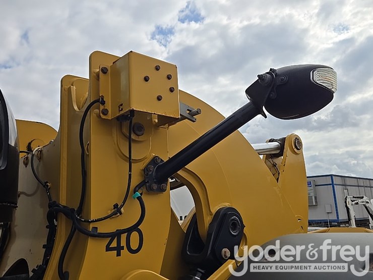 2014-caterpillar-938k-image-92