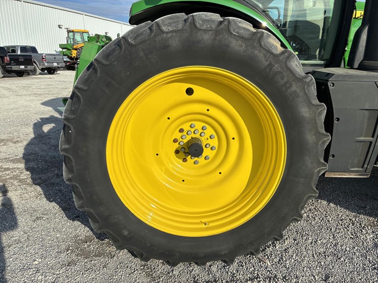 2015-john-deere-8295r-image-53