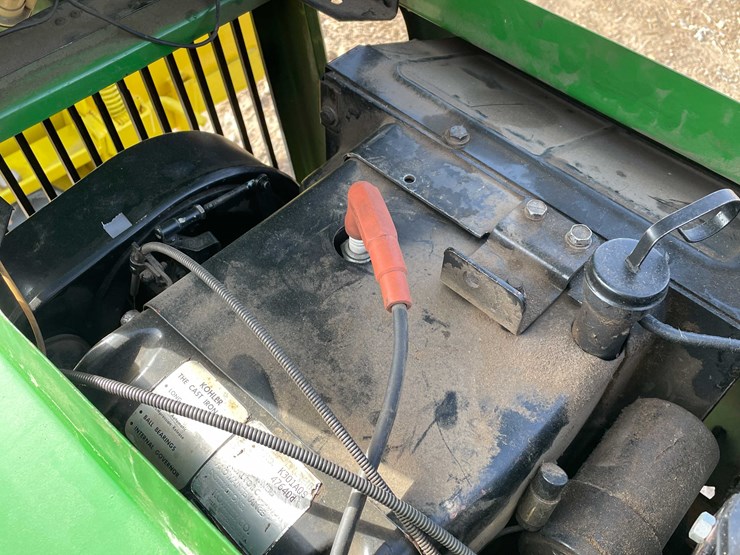 john-deere-212-image-19