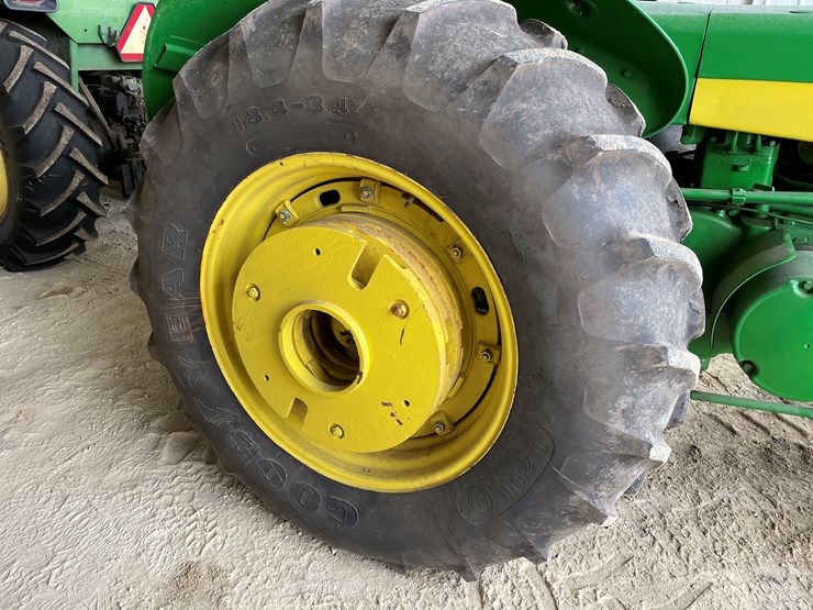 john-deere-830-image-12