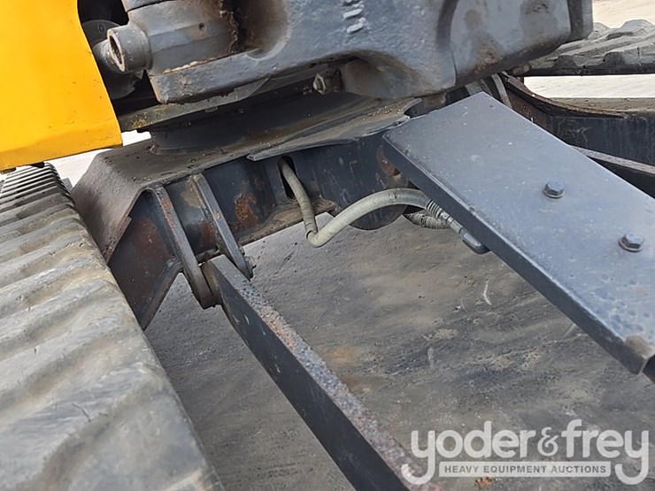 2019-deere-26g-image-41