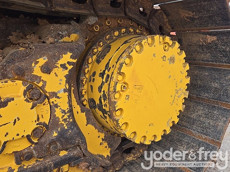 2023-komatsu-d61pxi-24-image-13