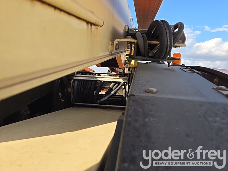 2014-jlg-600aj-image-43