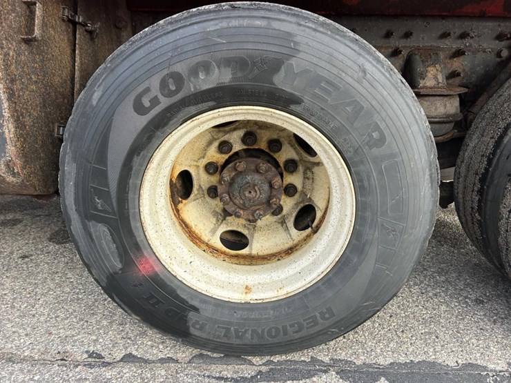 #1673-•-2002-international-workstar-tri-axle-dump-truck-image-65