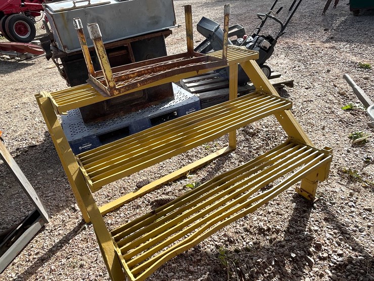 #3107-•-steel-steps-image-3