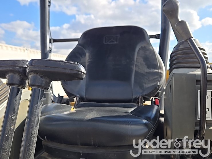 caterpillar-303-image-71