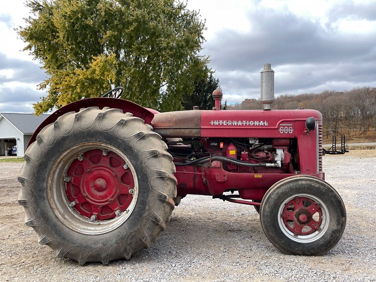 1956-international-600-image-4