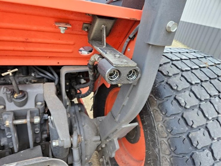 kubota-l4760-image-14