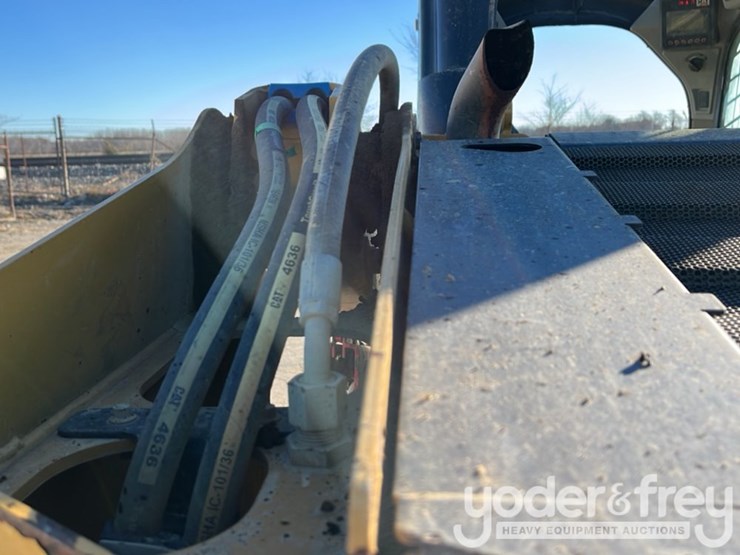 2014-caterpillar-279d-image-24