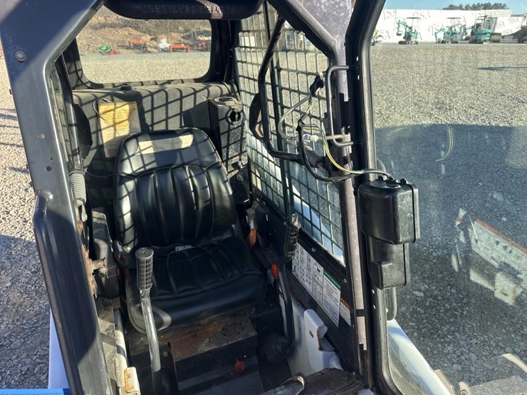 2015-bobcat-s70-image-24