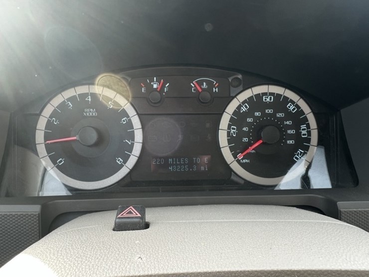 2011-ford-escape-image-24