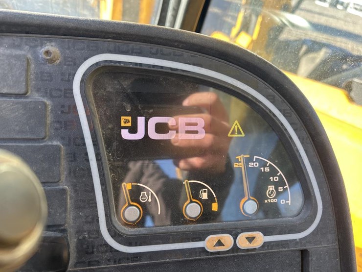 2016-jcb-507-42-image-46