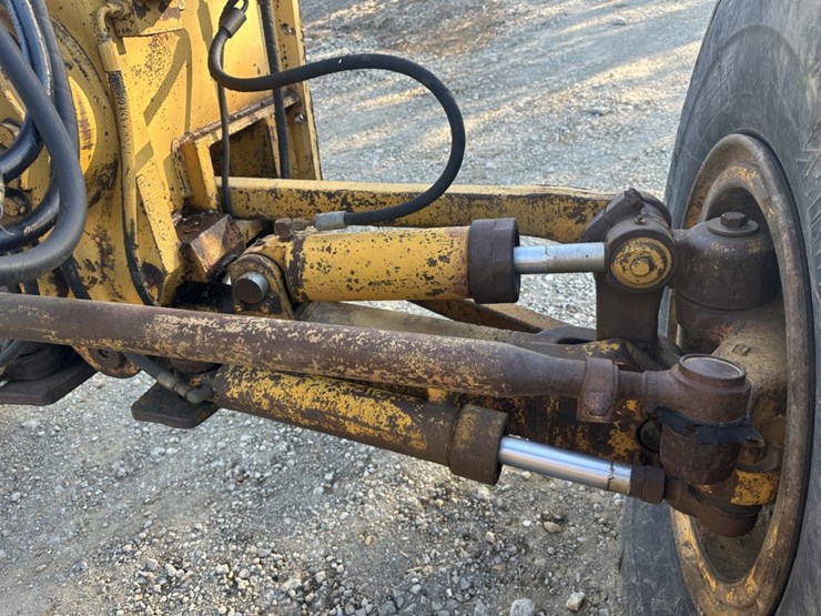 caterpillar-16g-image-38